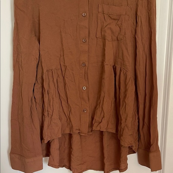 Rust Ruffle Button-Up Shirt - Picture 4 of 5